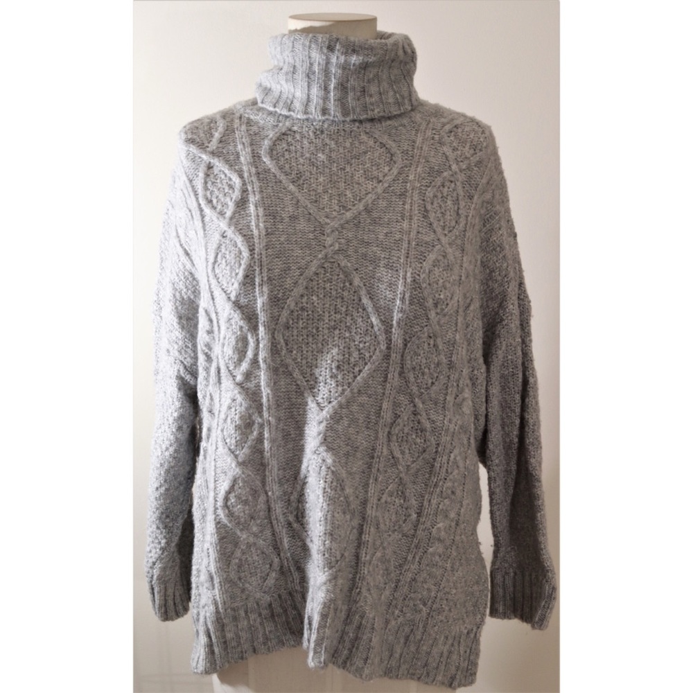 ❤️ aerie grey cablestitch turtleneck sweater